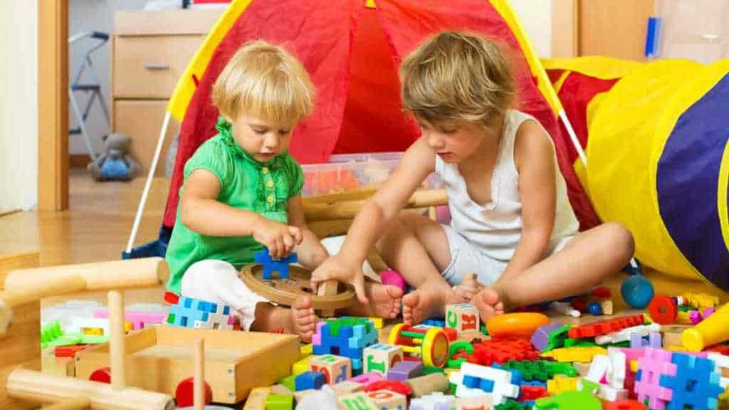 Como estimular o olhar investigativo da criança com brinquedos de construir