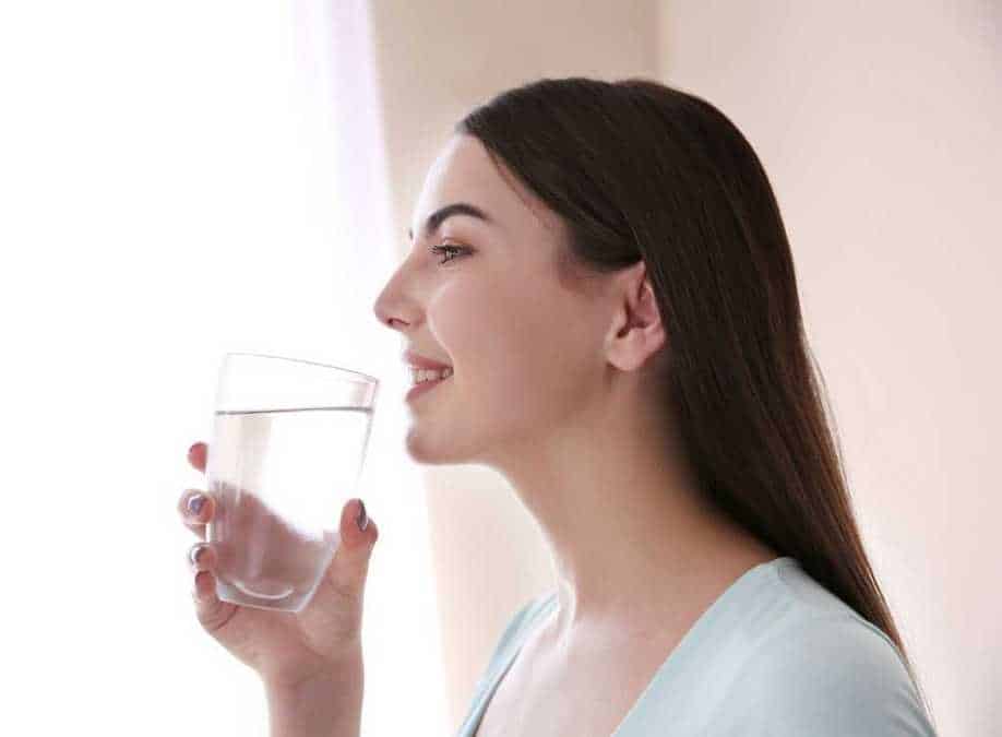 Como a ingestão de água pode melhorar a saúde