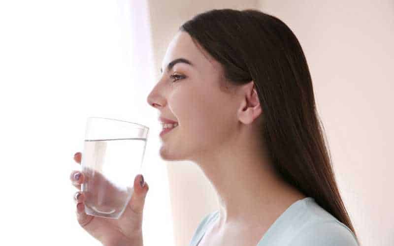 Como a ingestão de água pode melhorar a saúde