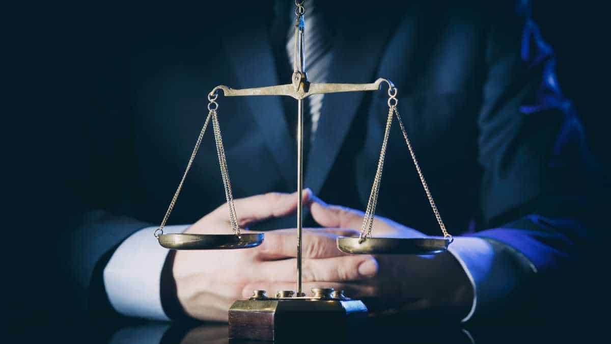 Como escolher o advogado certo para o seu caso