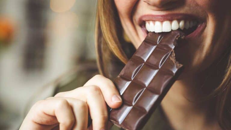 O papel do chocolate durante a TPM